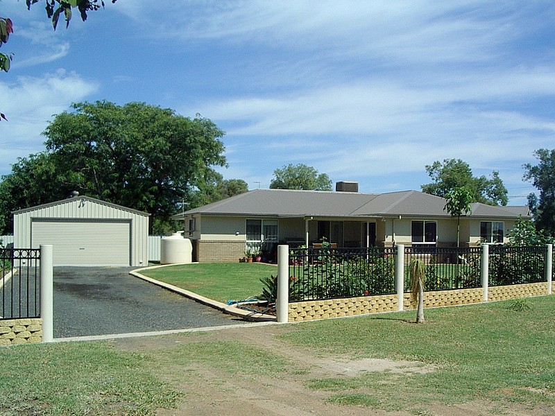 96 NORTHERN ROAD, Roma QLD 4455