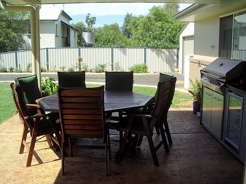 96 NORTHERN ROAD, Roma QLD 4455