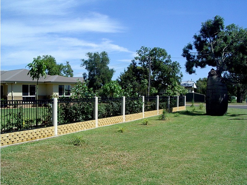 96 NORTHERN ROAD, Roma QLD 4455