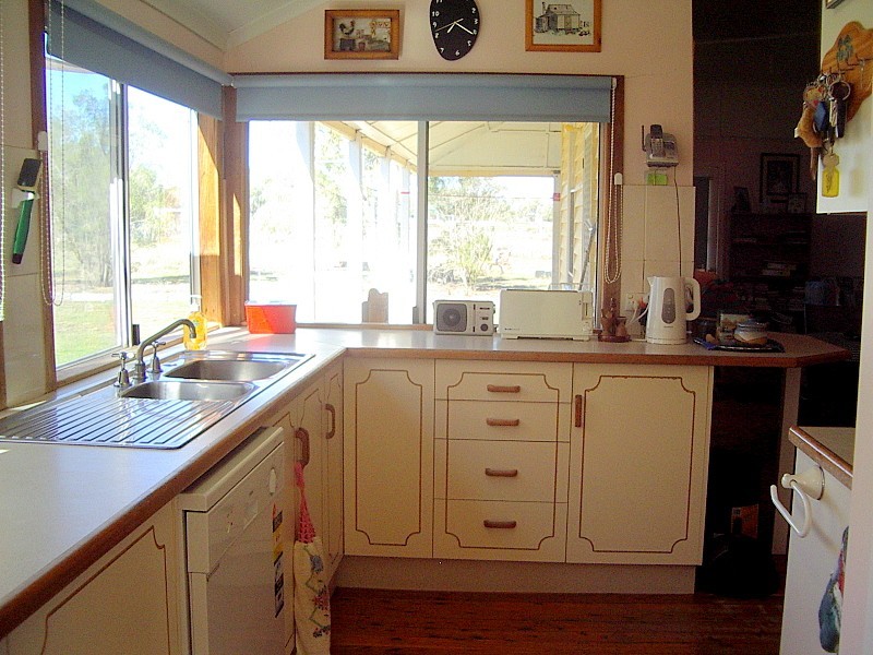 32  CLAYTON ROAD, Roma QLD 4455