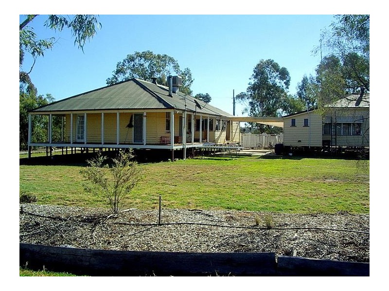 32  CLAYTON ROAD, Roma QLD 4455