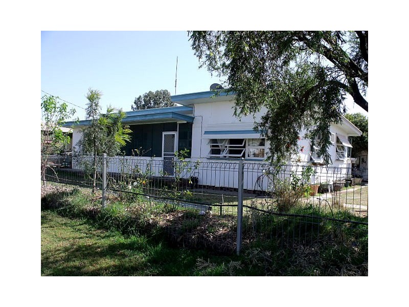 31 TWINE STREET, Roma QLD 4455