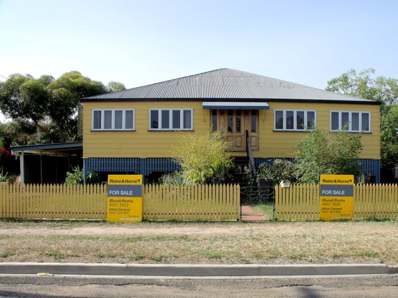 17  BOWEN STREET, Roma QLD 4455