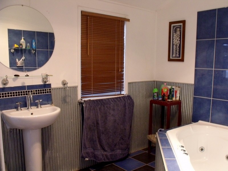 17  BOWEN STREET, Roma QLD 4455