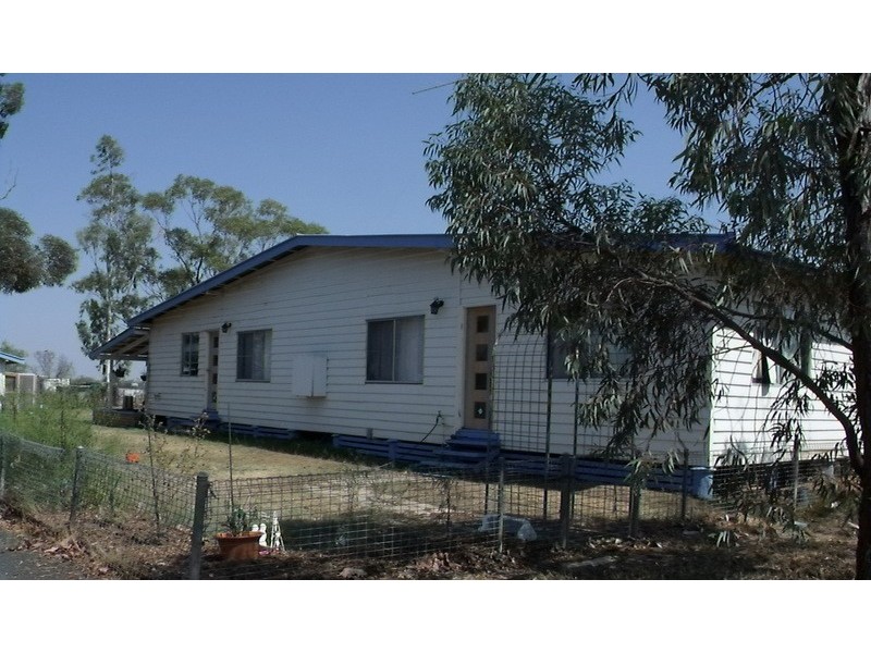 17 Burke Street, Wallumbilla QLD 4428