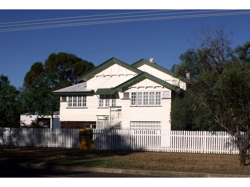 12  Arthur Street, Roma QLD 4455
