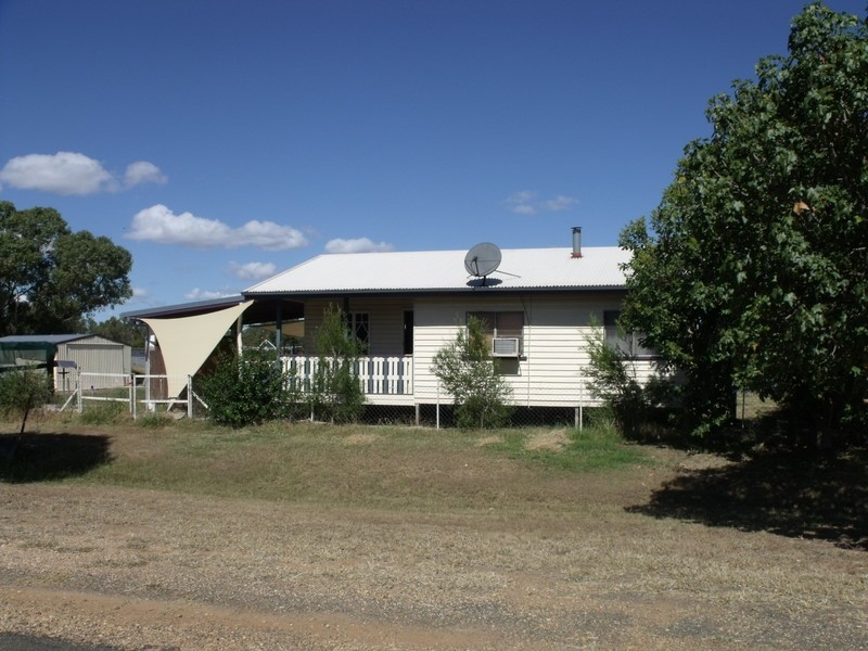 22 Perry Street, Yuleba QLD 4427