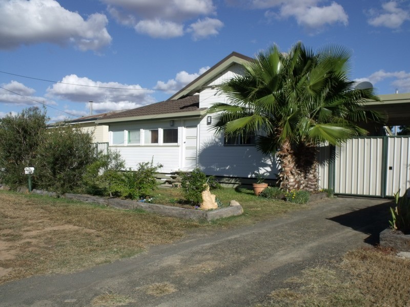 30 Twine Street, Roma QLD 4455