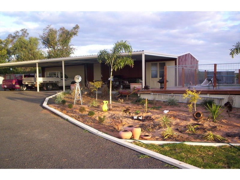 34 ROBUSTA DRIVE, Roma QLD 4455