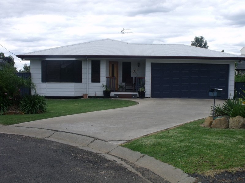 3 SHUMBA AVE, Roma QLD 4455