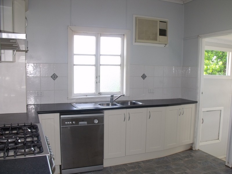 6 Queen Street, Roma QLD 4455