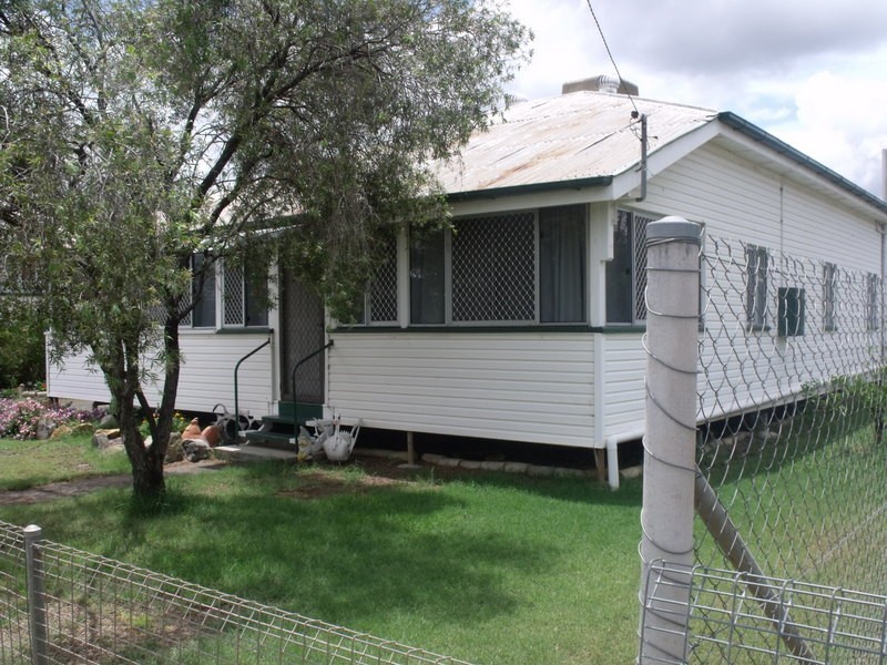 130 Arthur Street, Roma QLD 4455