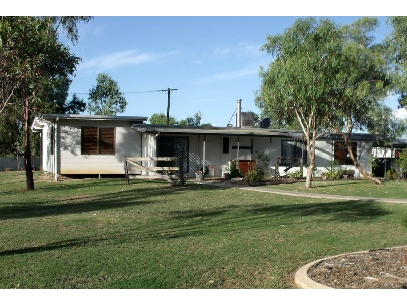 12-16 Edwardes St, Roma QLD 4455
