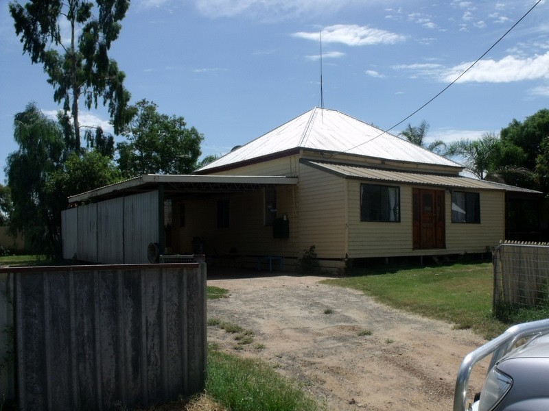 15 George Street, Roma QLD 4455