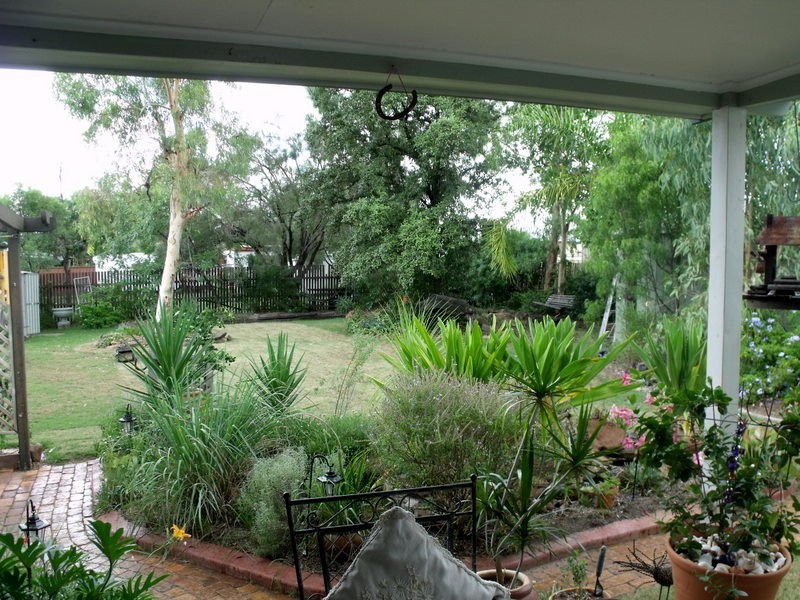 98  Miscamble Street, Roma QLD 4455