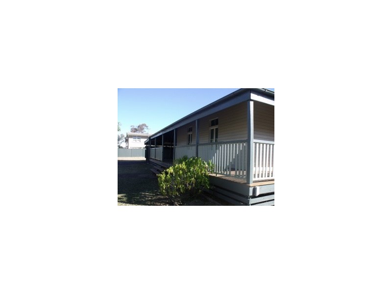 94 Bowen Street, Roma QLD 4455