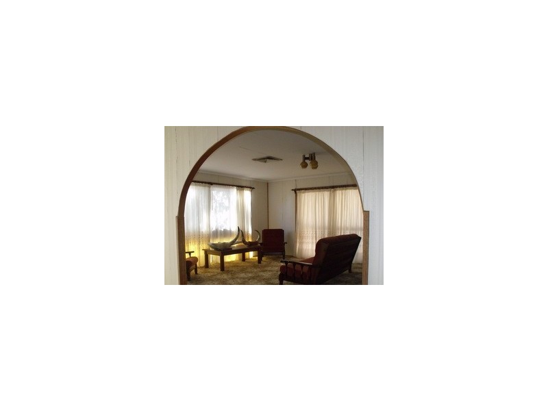 8 Martin Street, Roma QLD 4455