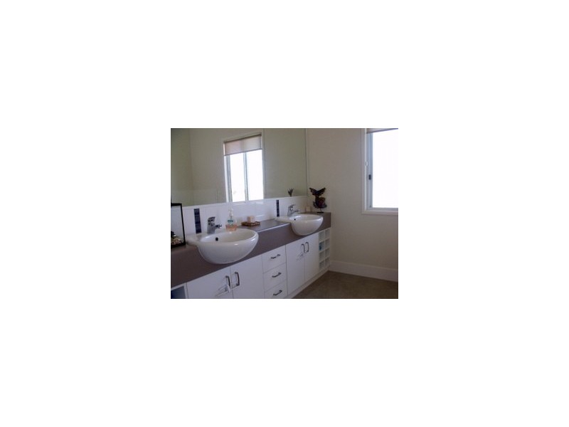 25 Robusta Drive, Roma QLD 4455