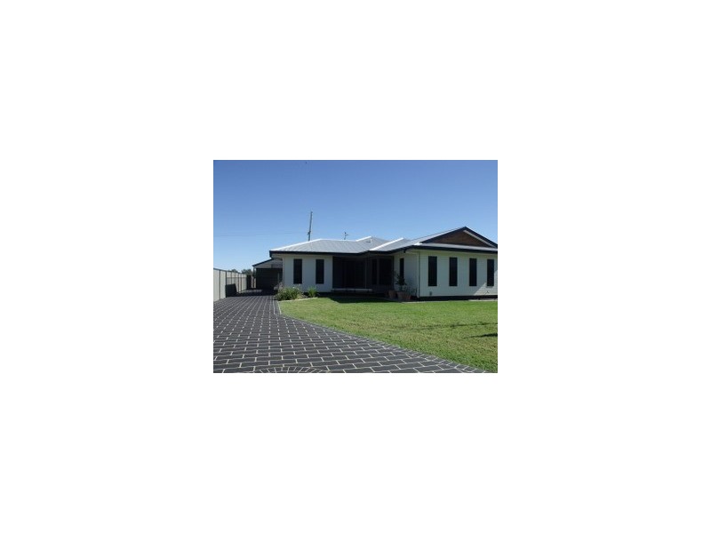 39 Robusta Drive, Roma QLD 4455