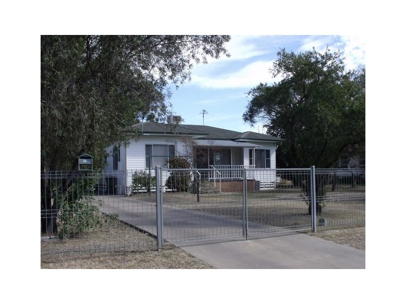 15 Wright Street, Roma QLD 4455