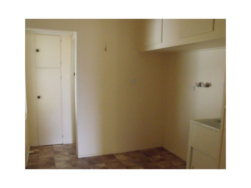 15 Wright Street, Roma QLD 4455