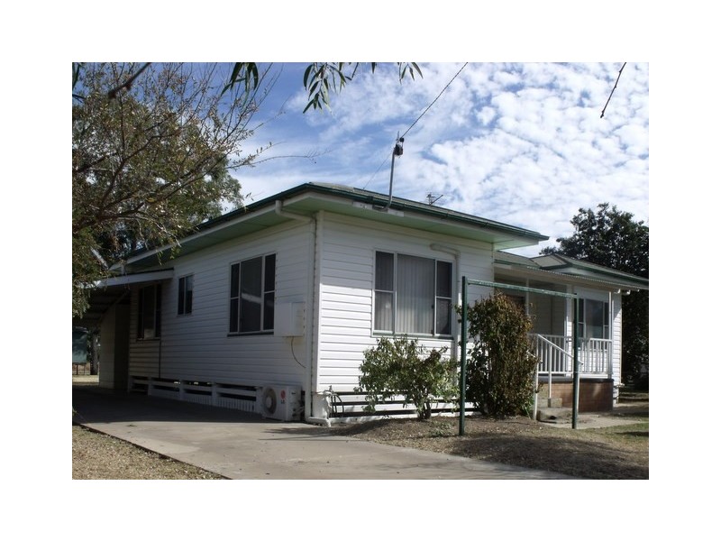 15 Wright Street, Roma QLD 4455