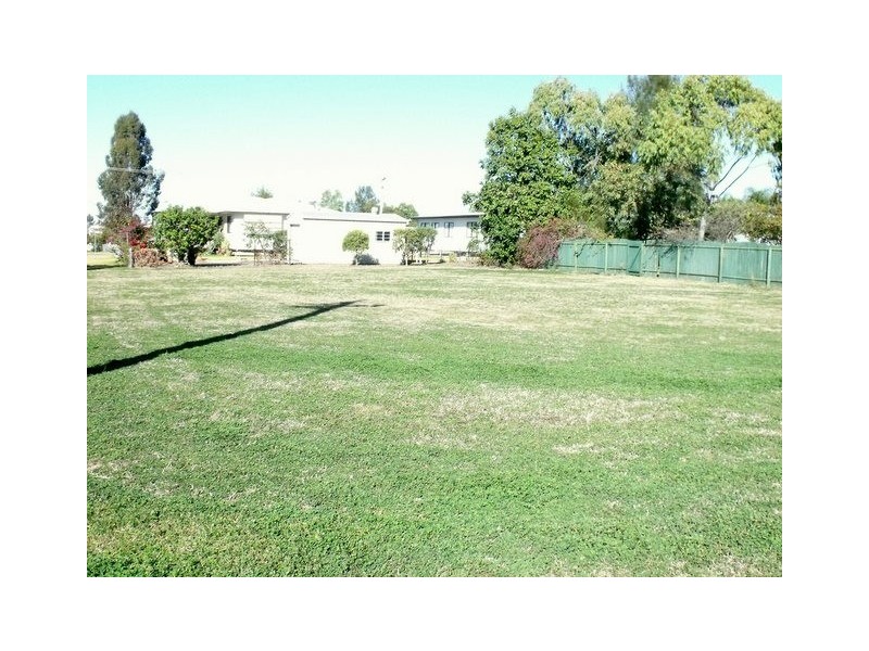 2 Beitz Street, Roma QLD 4455