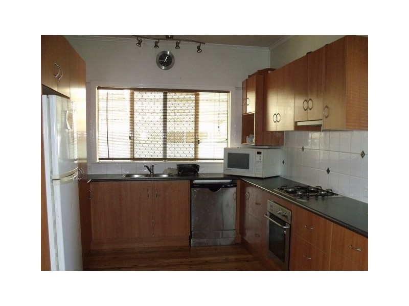 44  Taylor St, Roma QLD 4455