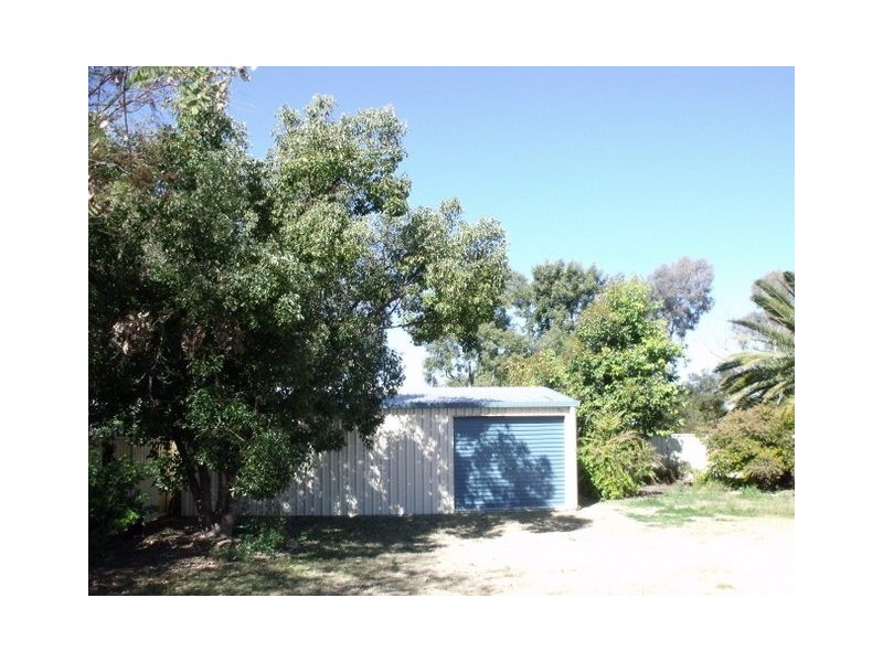 44  Taylor St, Roma QLD 4455