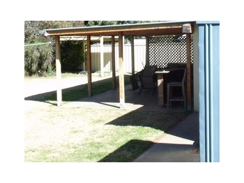 44  Taylor St, Roma QLD 4455