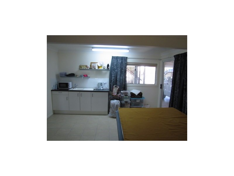 66 Charles Street, Roma QLD 4455