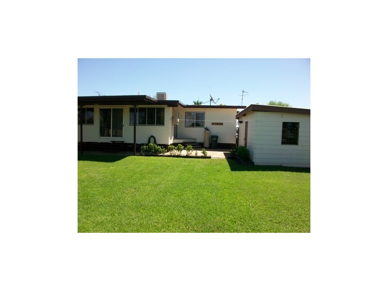 88 Hawthorne Street, Roma QLD 4455