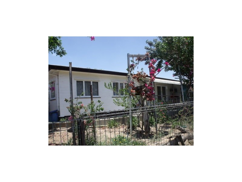 78 Bowen Street, Roma QLD 4455