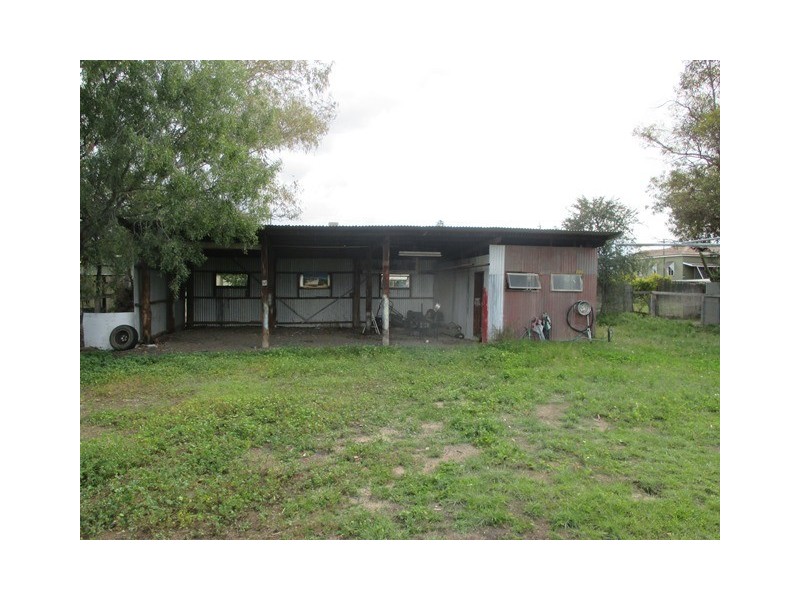 75 Hawthorne Street, Roma QLD 4455