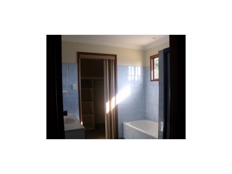 25 Ivan Street, Surat QLD 4417