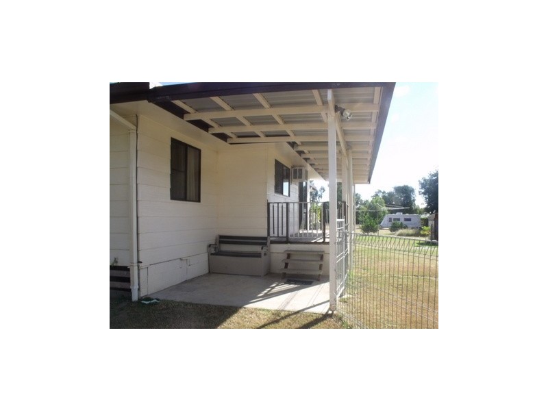 25 Ivan Street, Surat QLD 4417