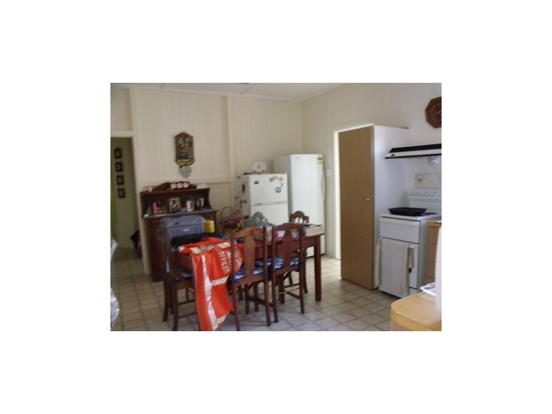 15 Crawford Street, Roma QLD 4455