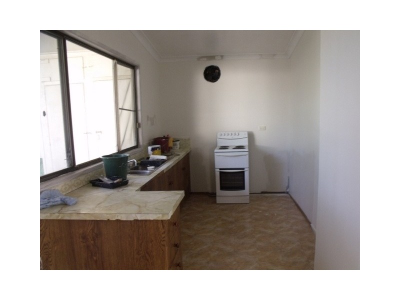 82 Raglan Street, Roma QLD 4455