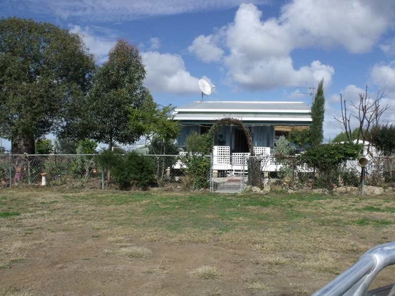 802-804 Ernest Street, Hodgson QLD 4455