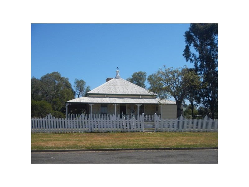 5 Spencer Street, Roma QLD 4455