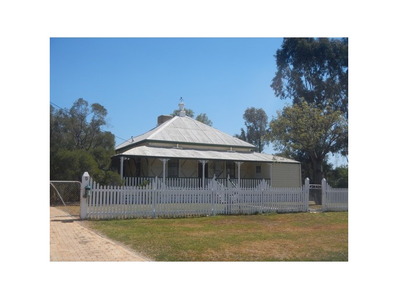 5 Spencer Street, Roma QLD 4455