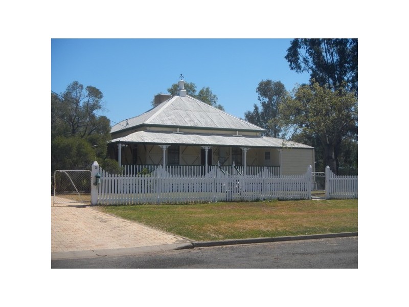 5 Spencer Street, Roma QLD 4455