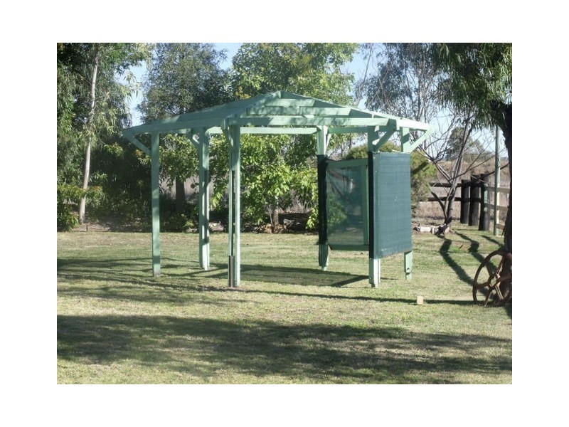 4 Roslyn Drive, Roma QLD 4455