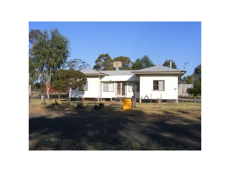 5 School Street, Amby QLD 4462