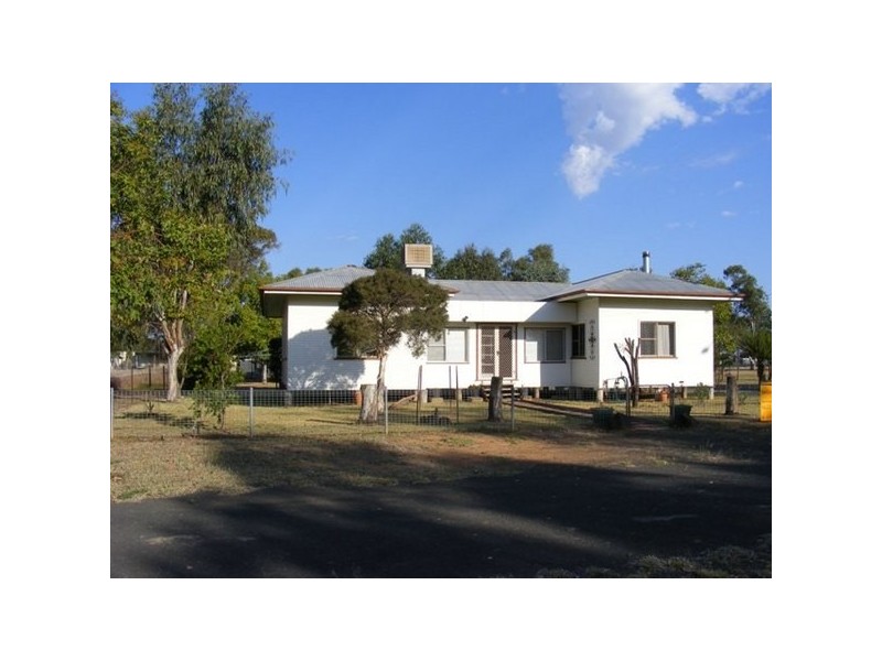 5 School Street, Amby QLD 4462