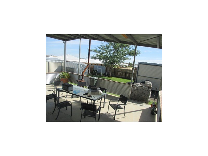 15 Robusta Drive, Roma QLD 4455