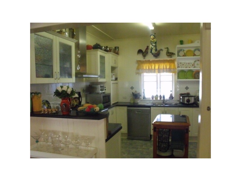 6 Queen Street, Roma QLD 4455