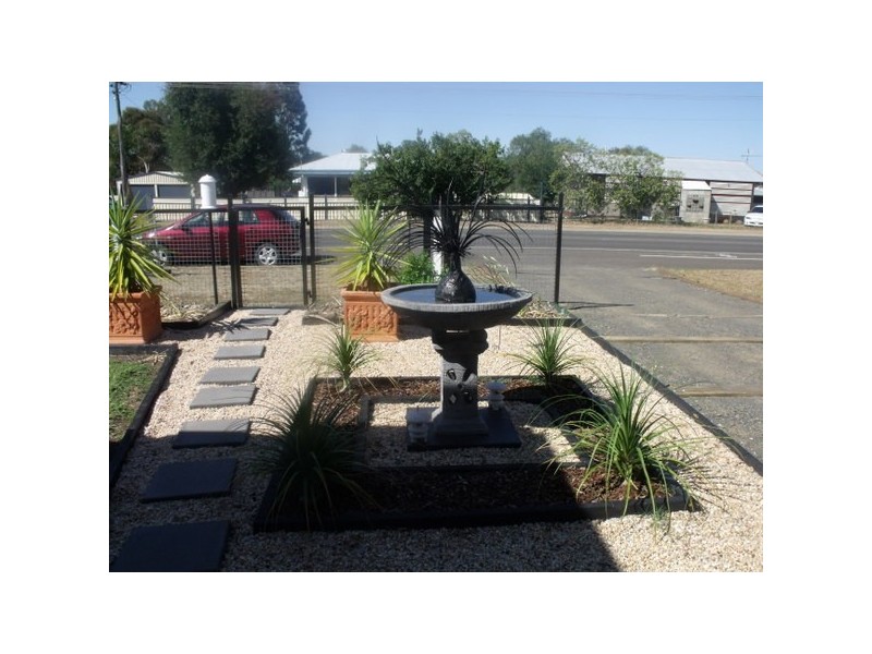 6 Queen Street, Roma QLD 4455