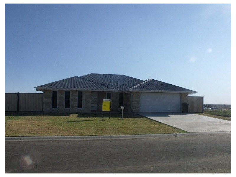 24 Beetson Drive, Roma QLD 4455