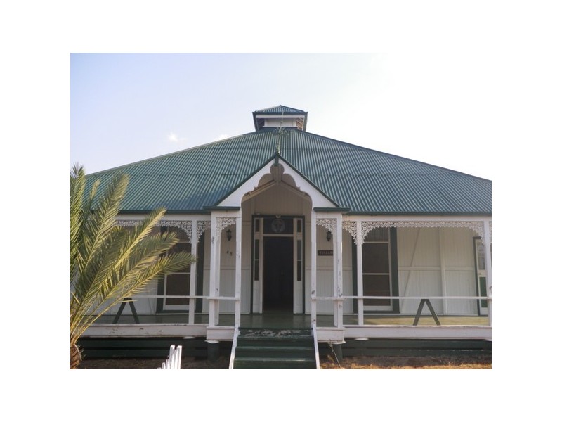 48 Bowen Street, Roma QLD 4455